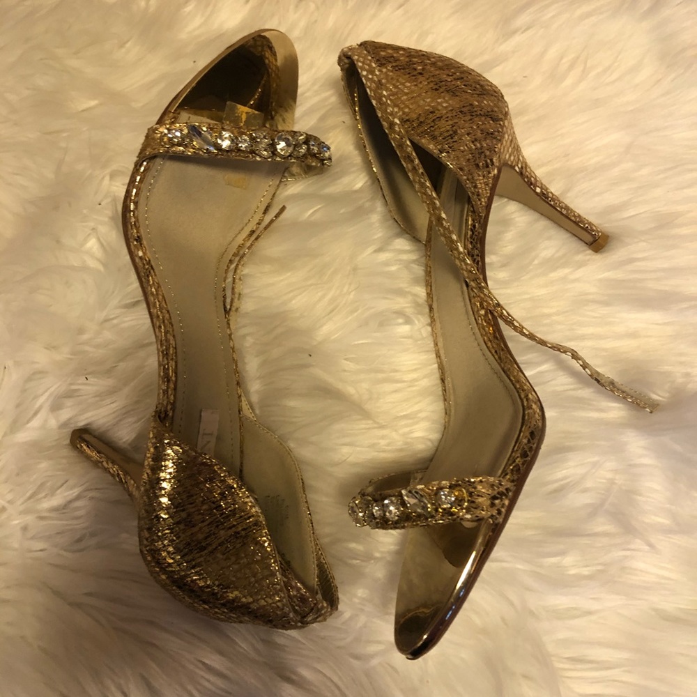 GLINT GOLD SPARKLY HEELS 👠